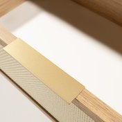 comoda madeira 3 gavetas ratan e puxador dourado 14